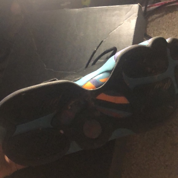 Selling all shoes and discounted and ready to ship - Picture 3 of 3